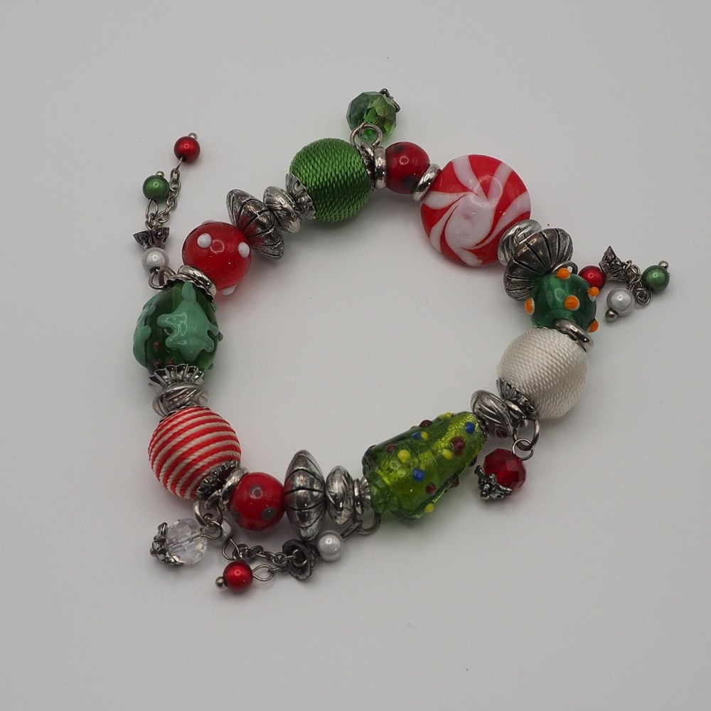 Christmas Holiday Bracelet Peppermint Tree Lampwork Glass Bead Charms Stretch